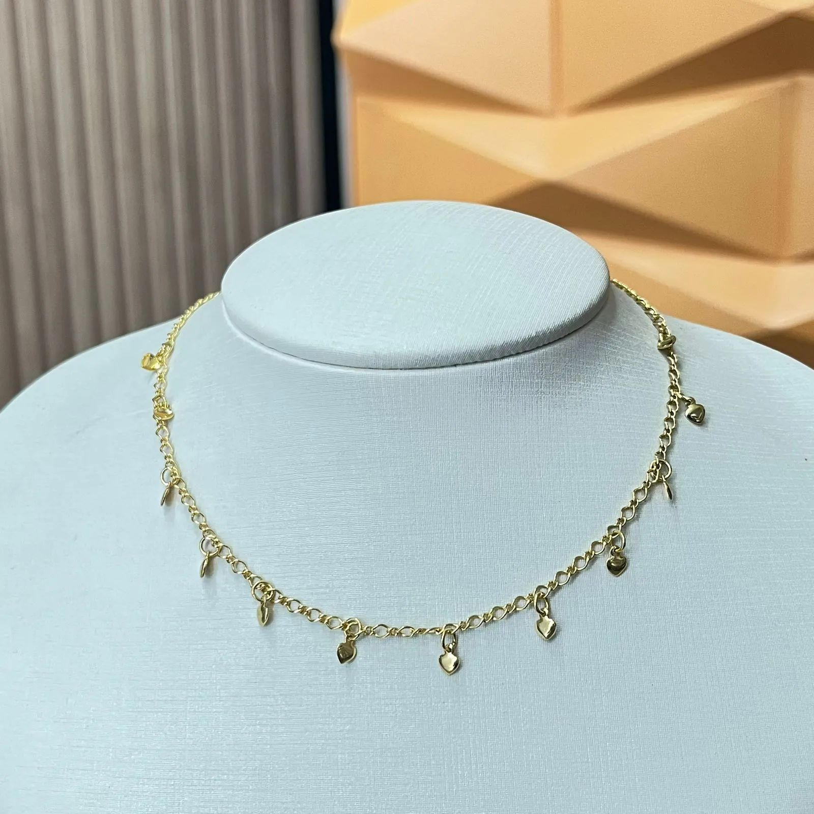 Chocker Dourada Pingentes Coraes