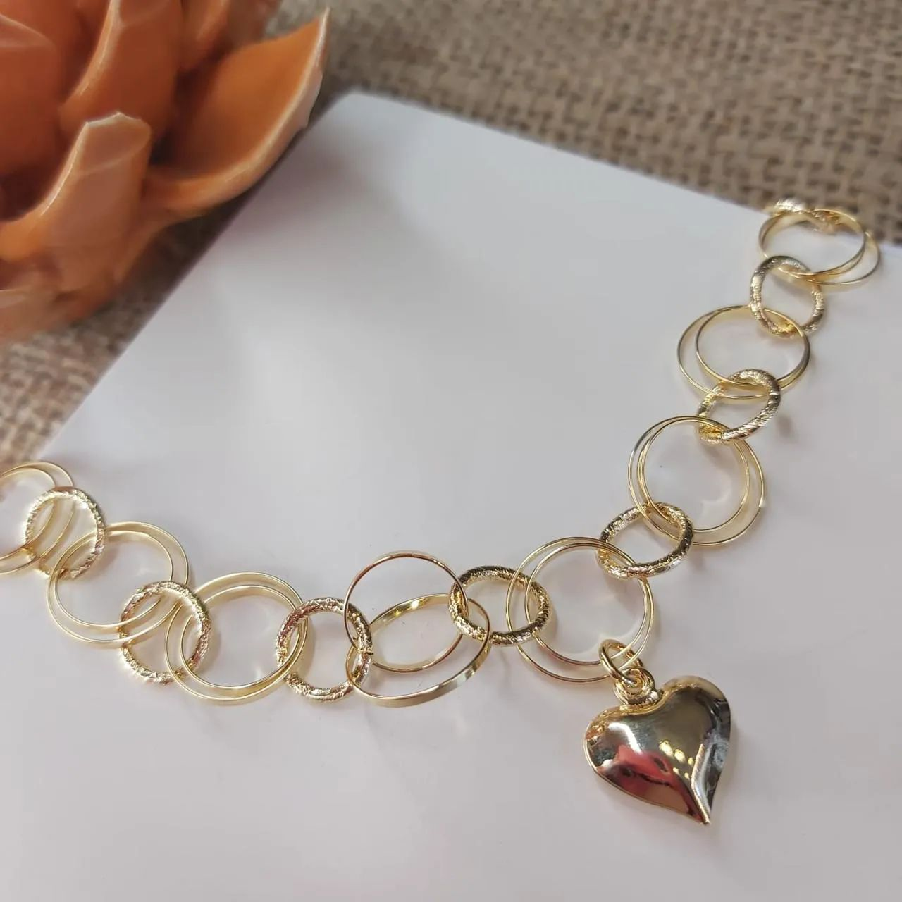 Pulseira Dourada Argolas e Corao