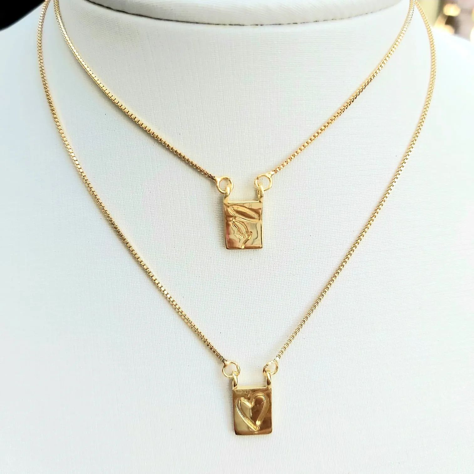 Escapulrio Dourado Placa Nossa Senhora e Corao