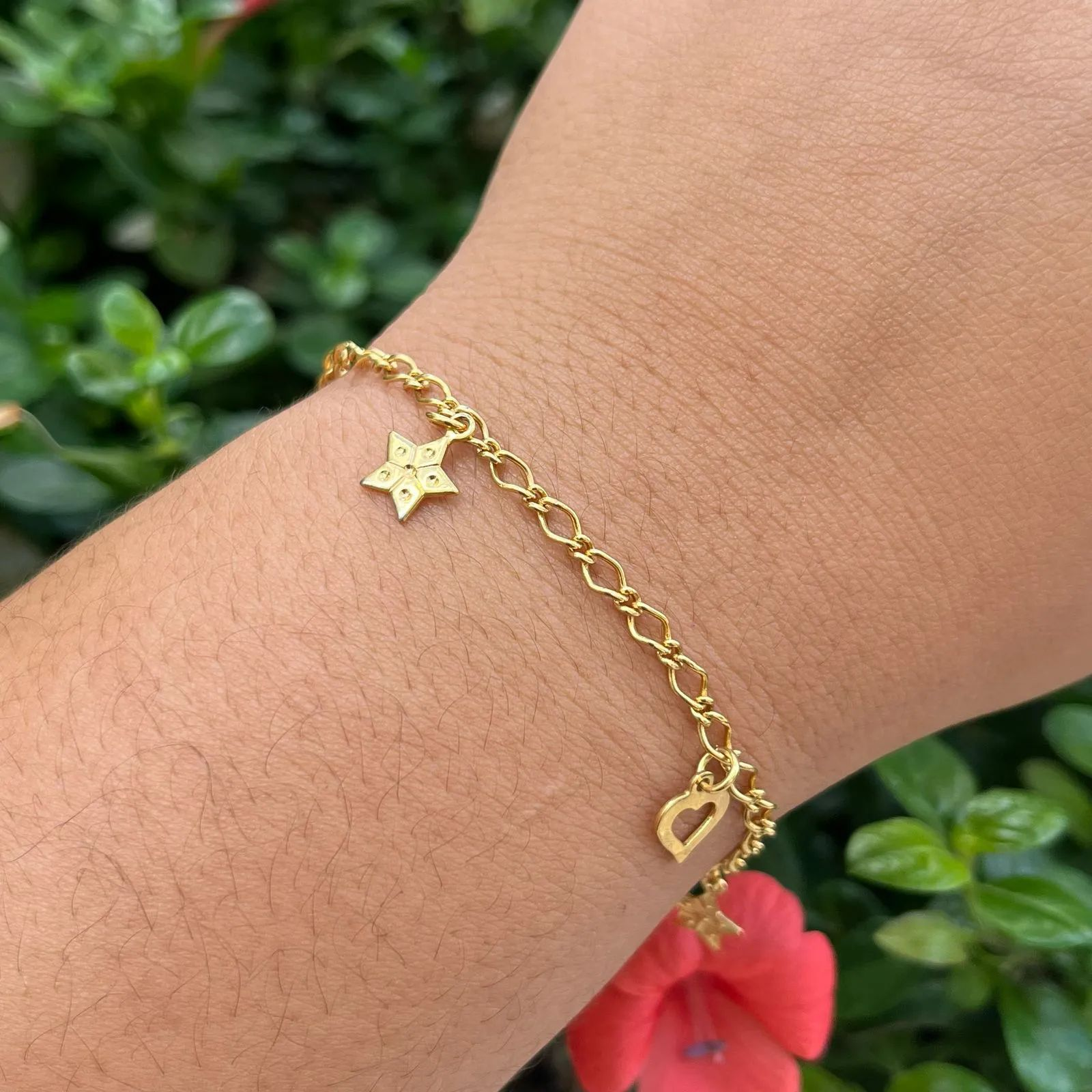 Pulseira Dourada Corao com Estrela