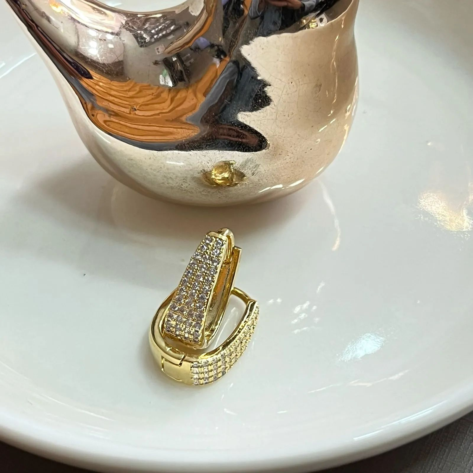 Argola Dourada U Cravejada M