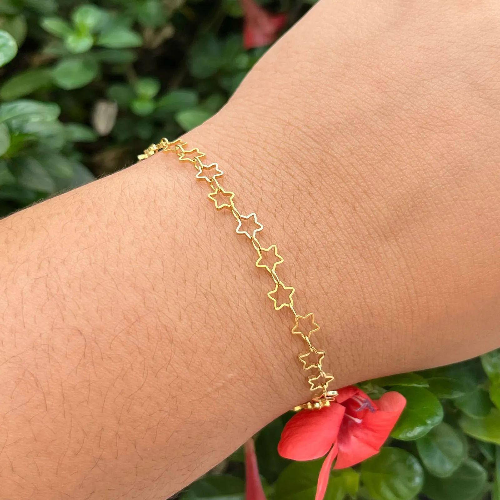 Pulseira Dourada Elo Estrelinhas Vazadas
