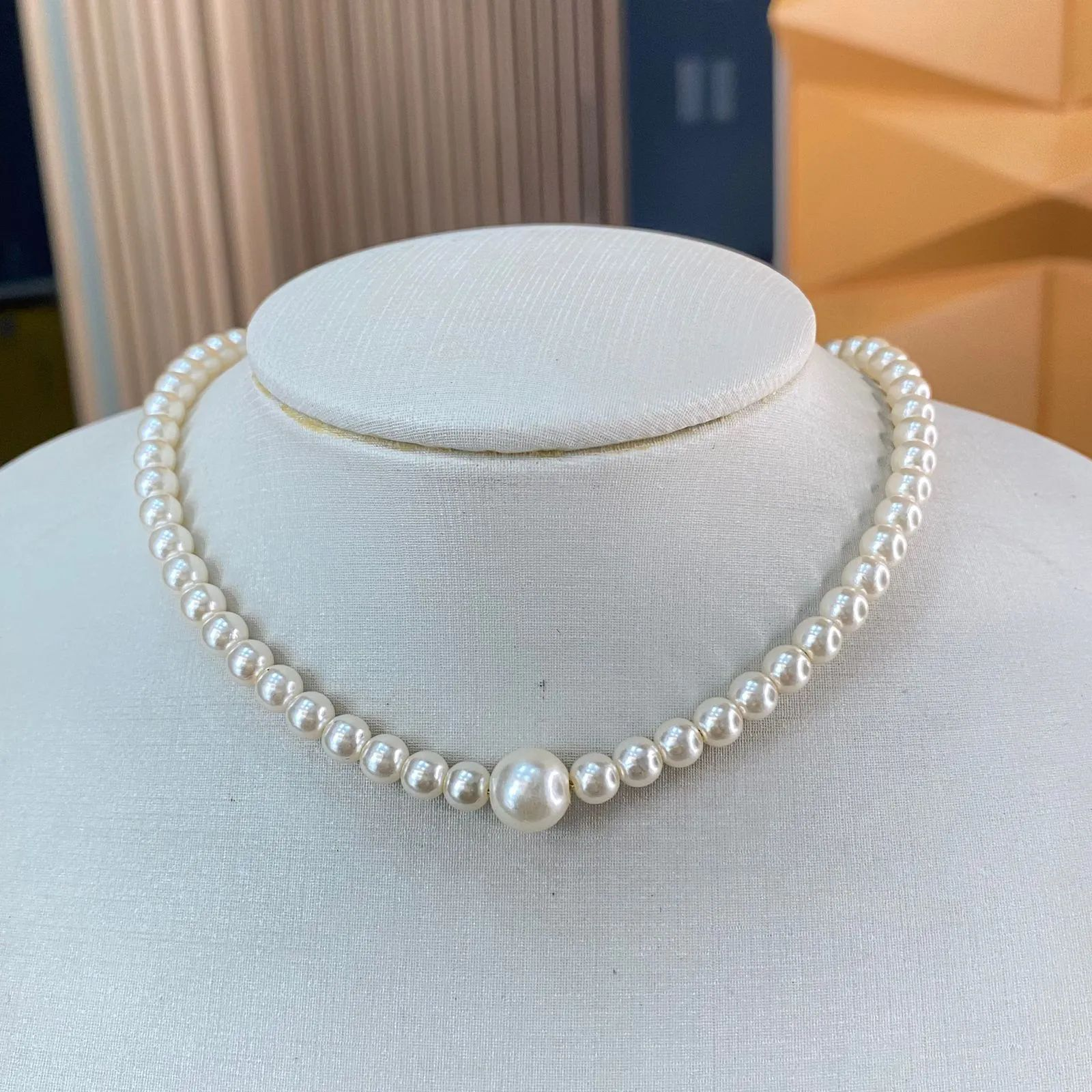 Chocker Dourada Prolas 6mm Central 10mm