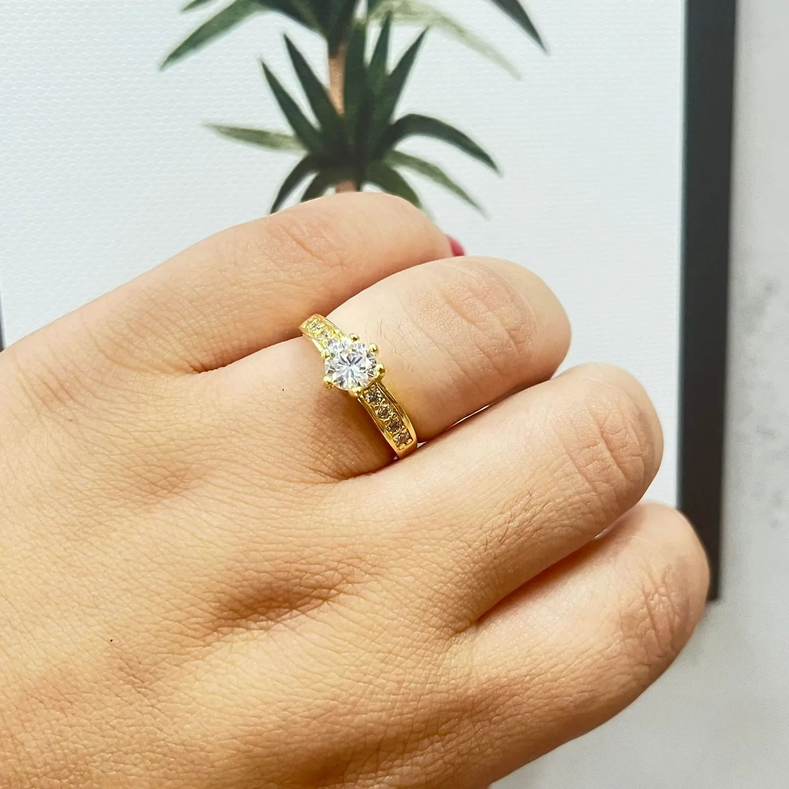 Anel Dourado Solitrio Super Luxo Cravejado