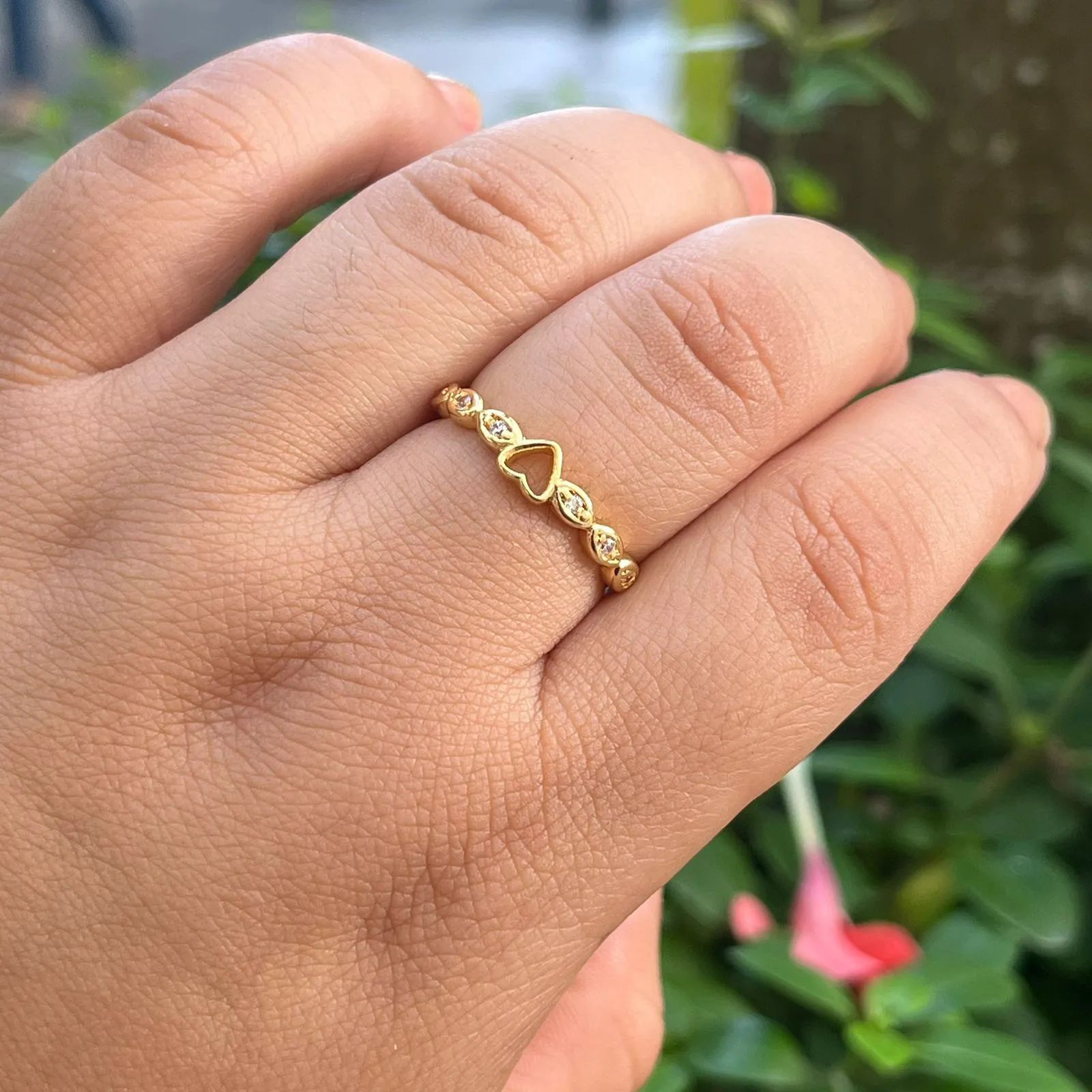 Anel Dourado Mini Corao Vazado 6 Mini Navetes 1,5mm