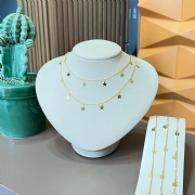 Pulseira Dourada Pingentes Estrelinhas