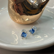 Brinco Prata 925 Quadrado Ponto de Luz